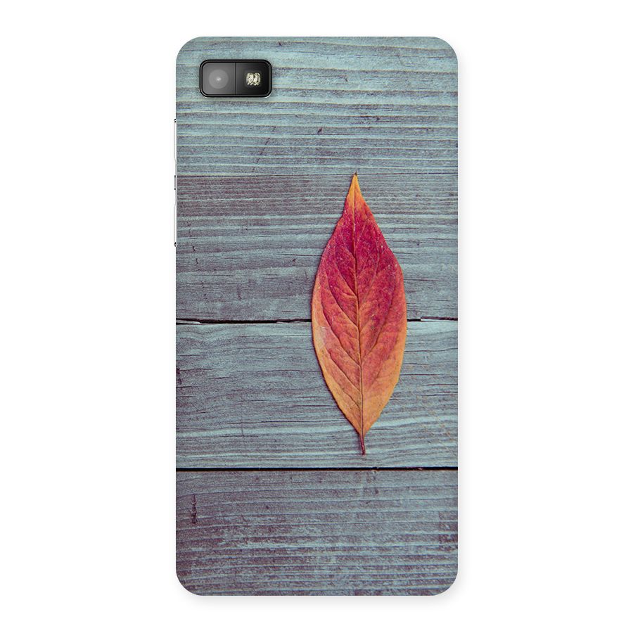 Classic Wood Leaf Back Case for Blackberry Z10