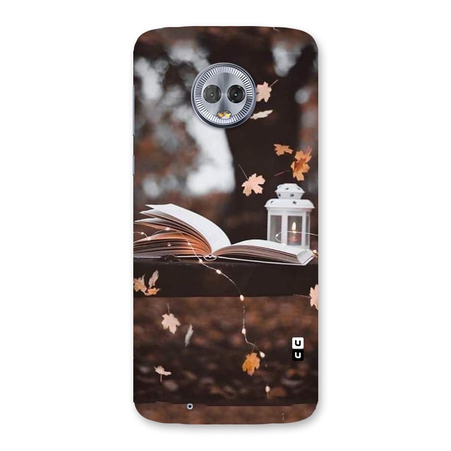 Book and Fall Leaves Back Case for Moto G6