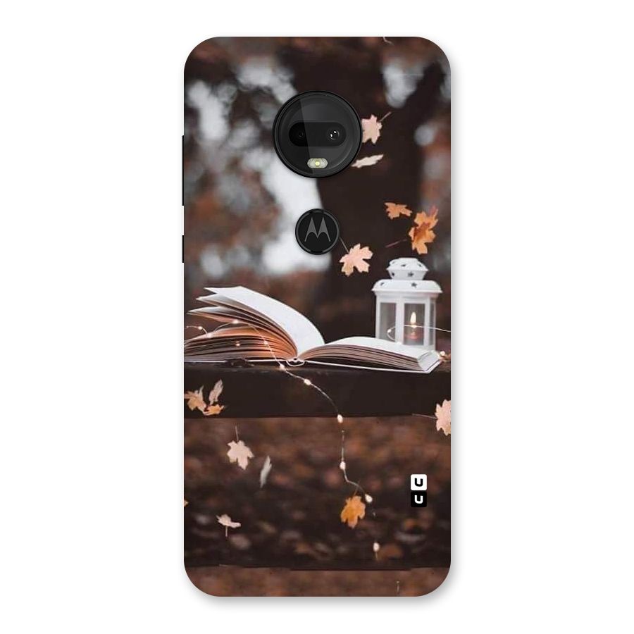 Book and Fall Leaves Back Case for Moto G7