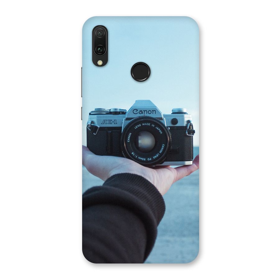 Camera in Hand Back Case for Huawei Y9 (2019)