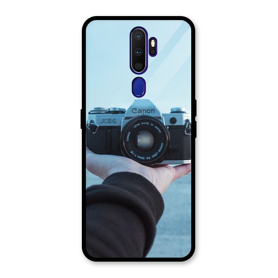 Camera in Hand Glass Back Case for Oppo A9 (2020)