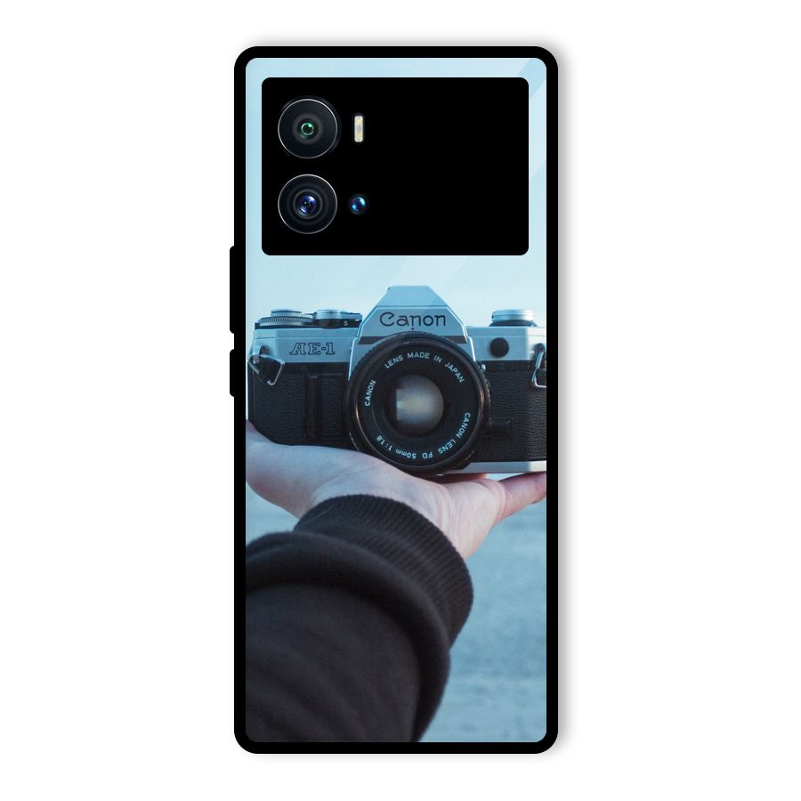 Camera in Hand Glass Back Case for Vivo iQOO 9 Pro