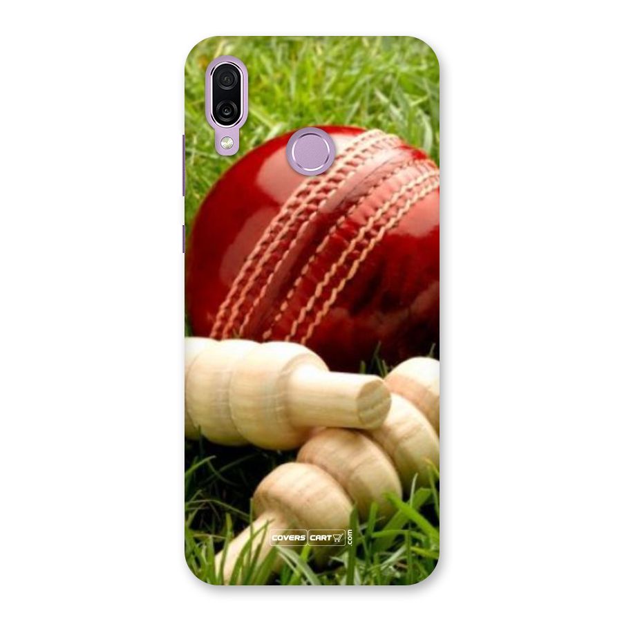 Cricket Ball and Stumps Back Case for Honor Play