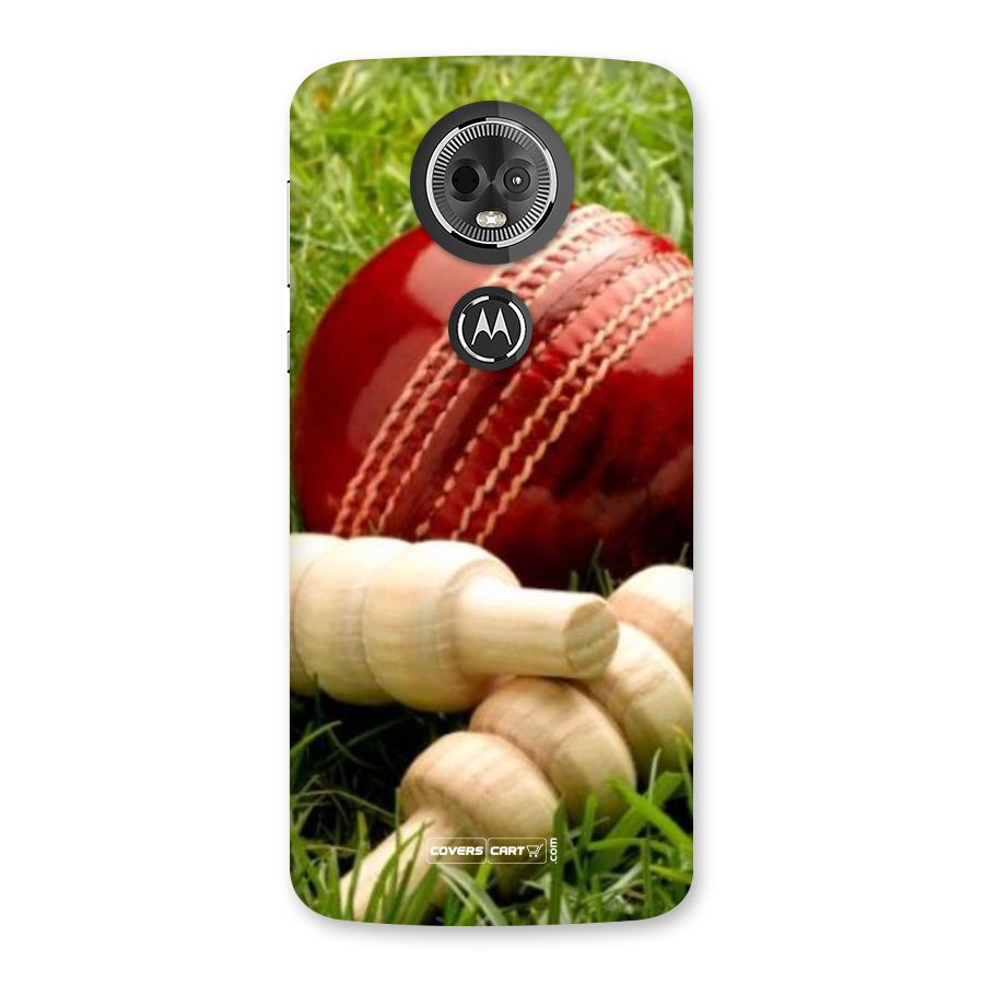 Cricket Ball and Stumps Back Case for Moto E5 Plus