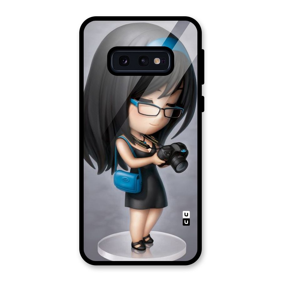 Girl With Camera Glass Back Case for Galaxy S10e