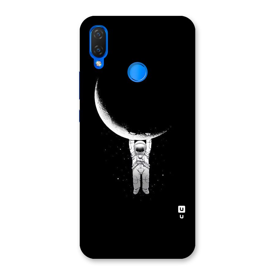 Hanging Astronaut Back Case for Huawei P Smart+