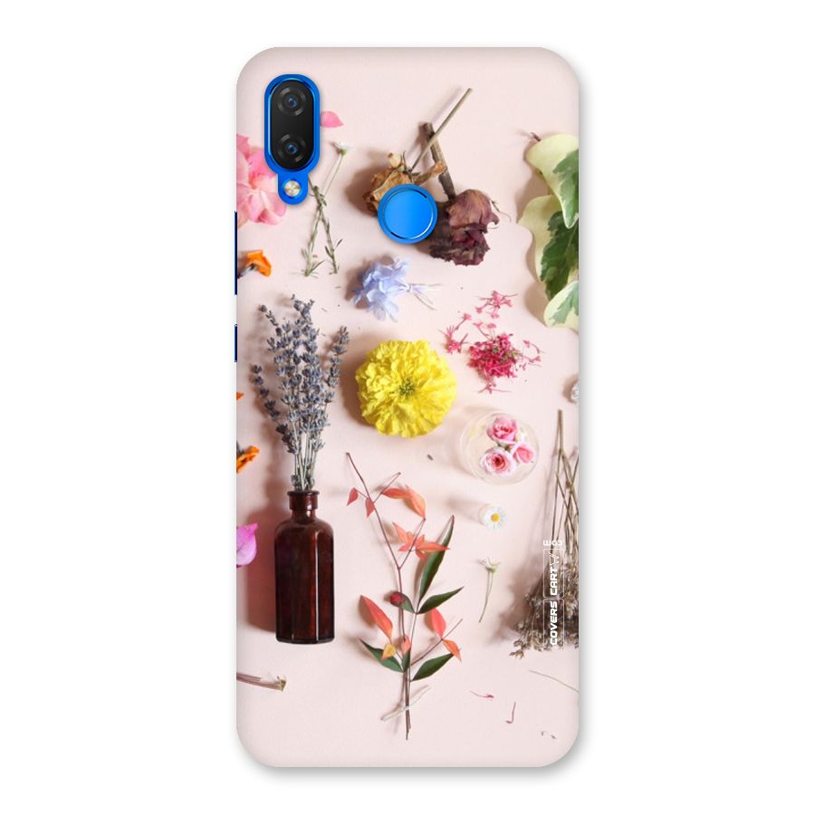Old Petals Back Case for Huawei P Smart+