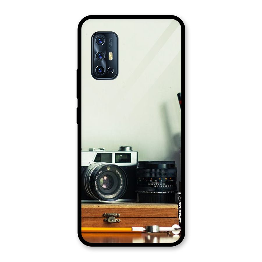 Photographer Desk Glass Back Case for Vivo V17