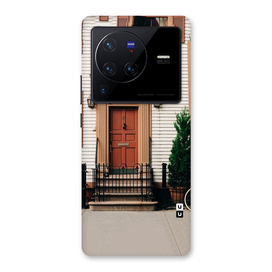 Pretty Orange Door Back Case for Vivo X80 Pro