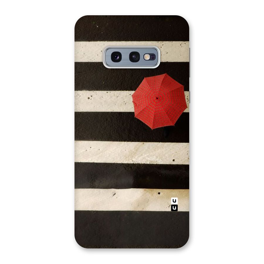 Single Red Umbrella Stripes Back Case for Galaxy S10e