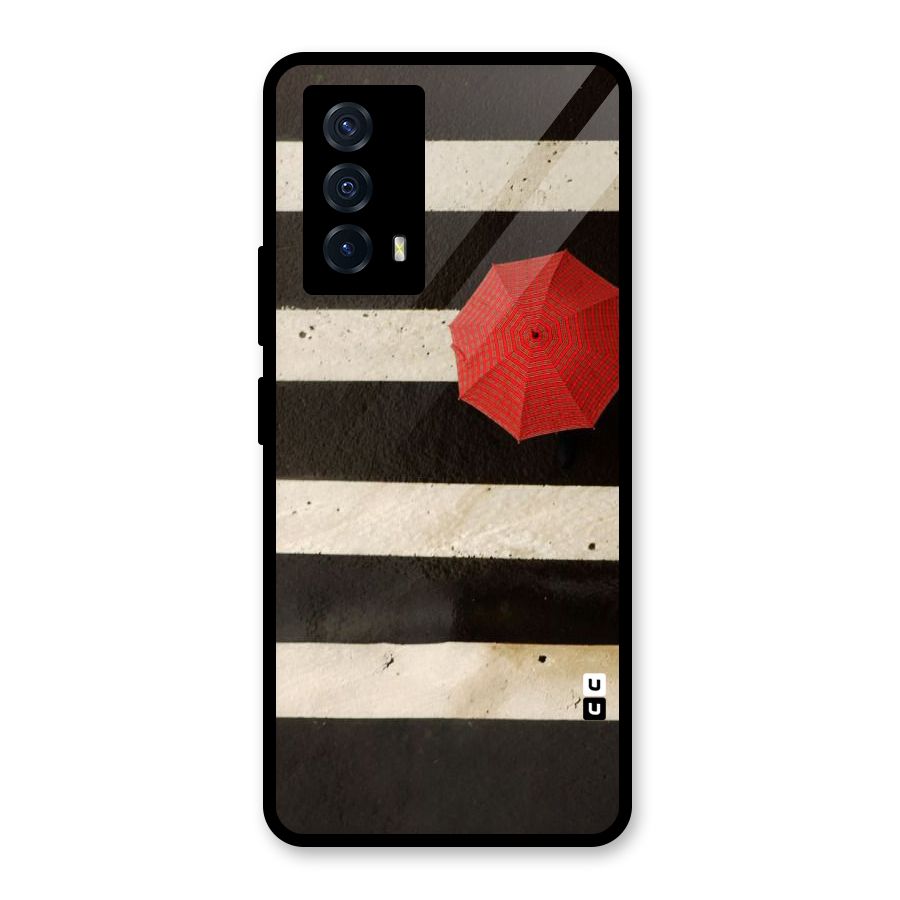 Single Red Umbrella Stripes Glass Back Case for Vivo iQOO Z5