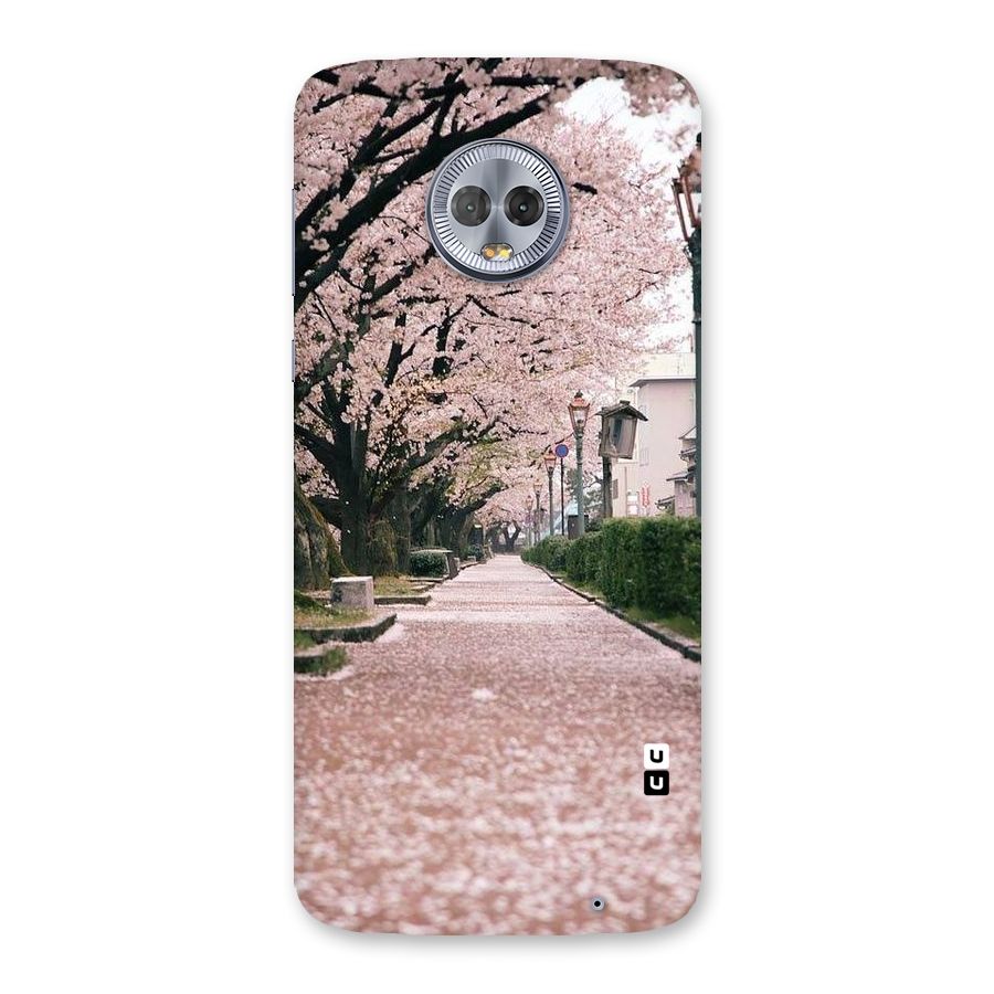 Street In Pink Flowers Back Case for Moto G6 Plus