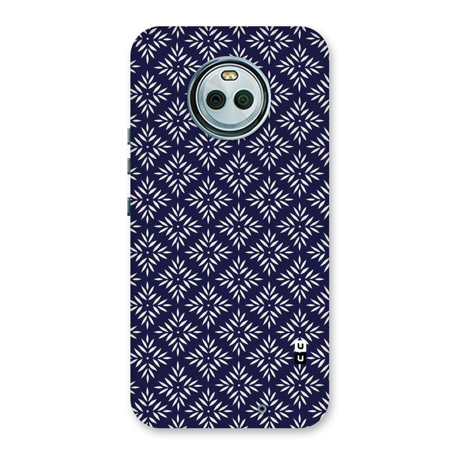 White Petals Pattern Back Case for Moto X4