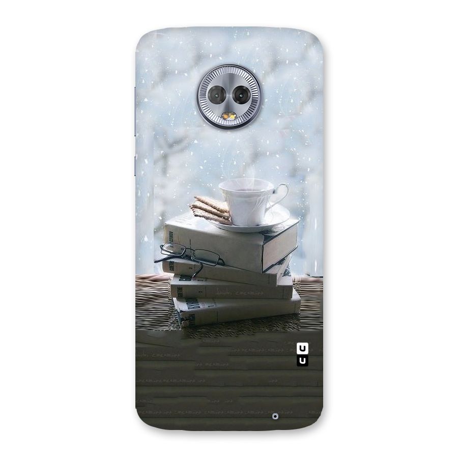 Winter Reads Back Case for Moto G6 Plus