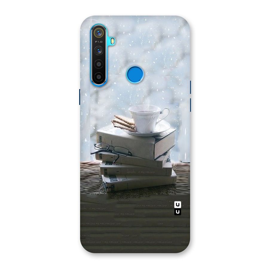 Winter Reads Back Case for Realme 5