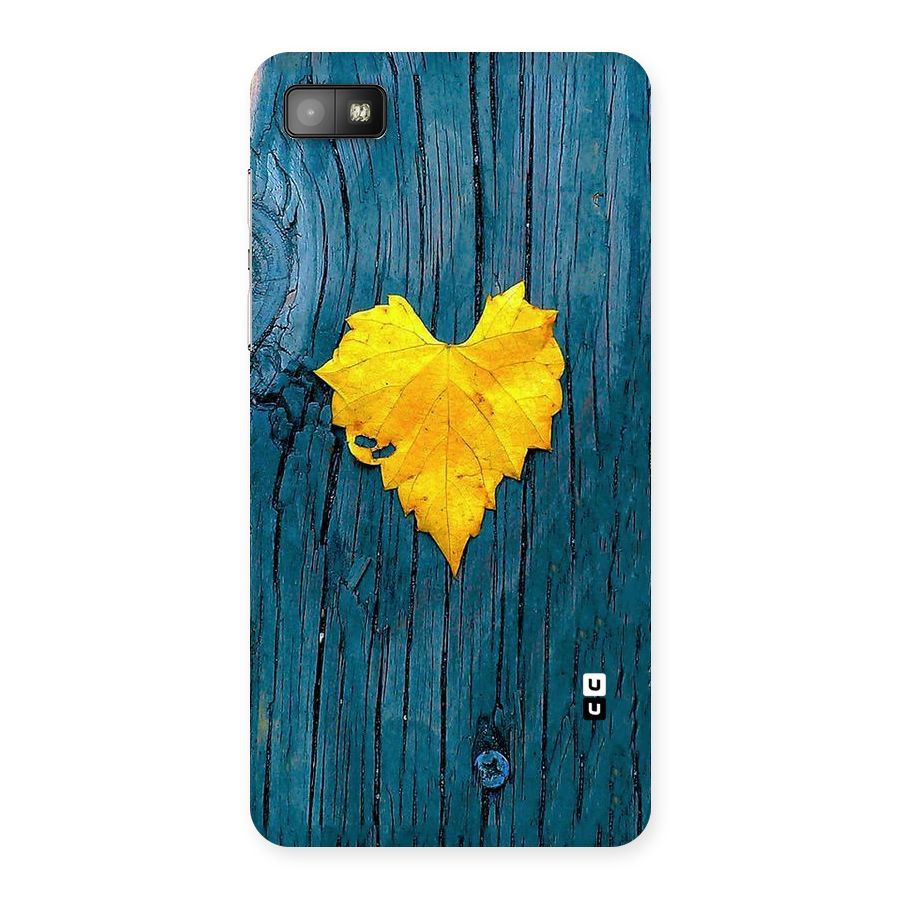 Yellow Leaf Back Case for Blackberry Z10