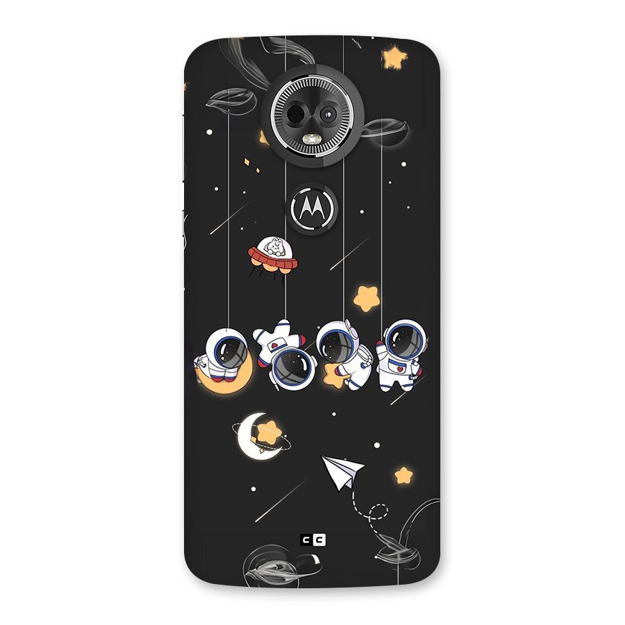Hanging Astronauts Back Case for Moto E5 Plus