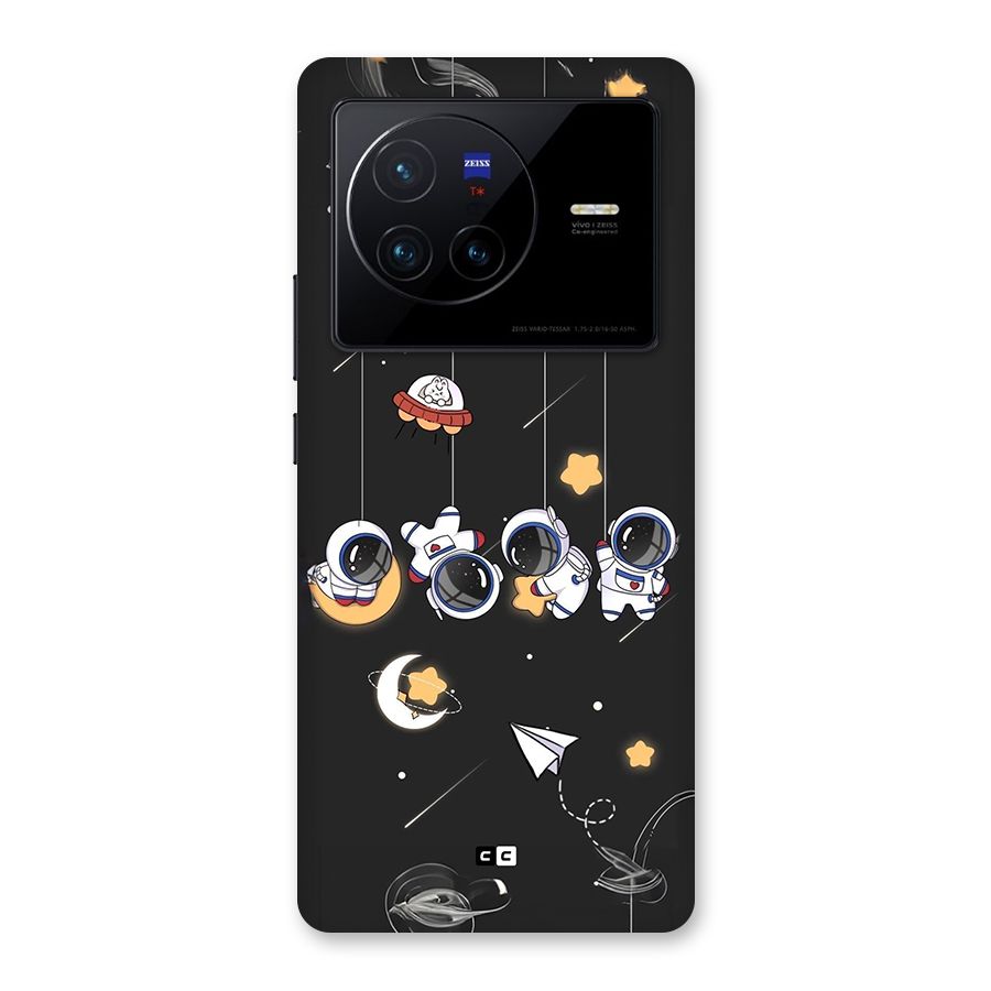 Hanging Astronauts Back Case for Vivo X80