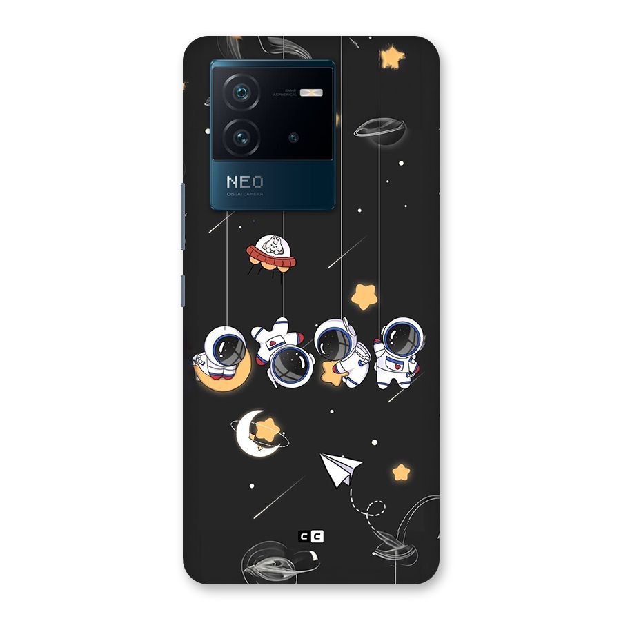 Hanging Astronauts Back Case for Vivo iQOO Neo 6 5G