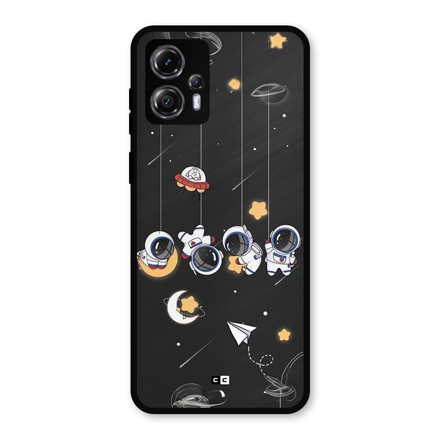 Hanging Astronauts Metal Back Case for Moto G13