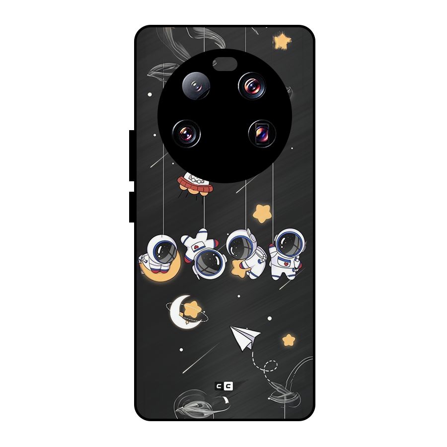 Hanging Astronauts Metal Back Case for Xiaomi 13 Ultra