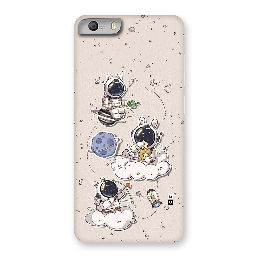 Lovely Astronaut Playing Back Case for Canvas Knight 2