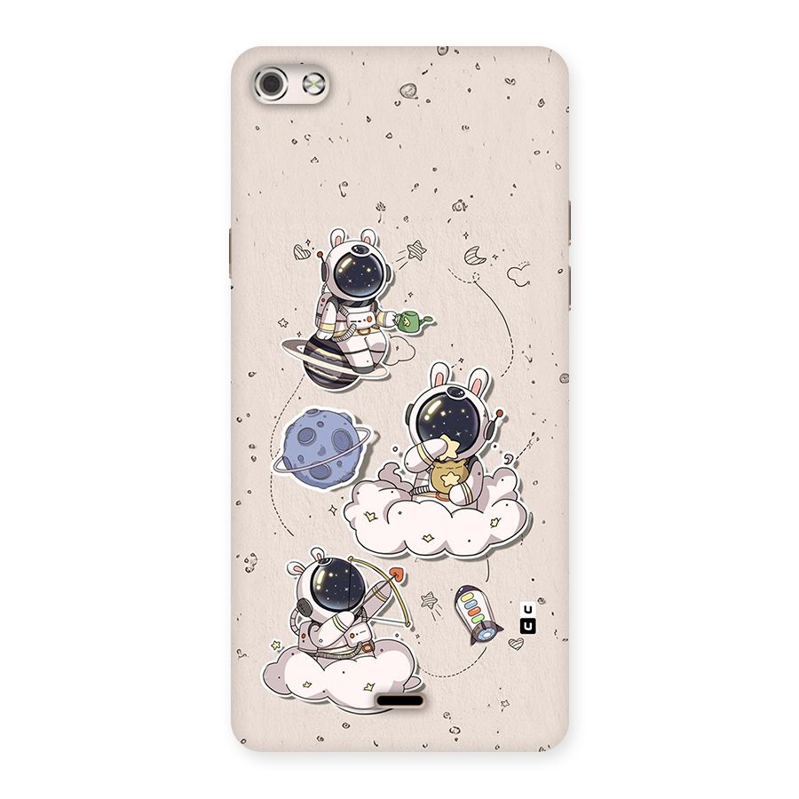 Lovely Astronaut Playing Back Case for Canvas Silver 5