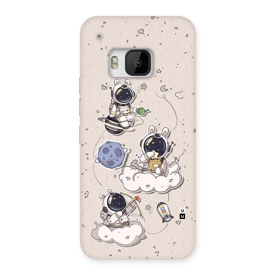 Lovely Astronaut Playing Back Case for One M9