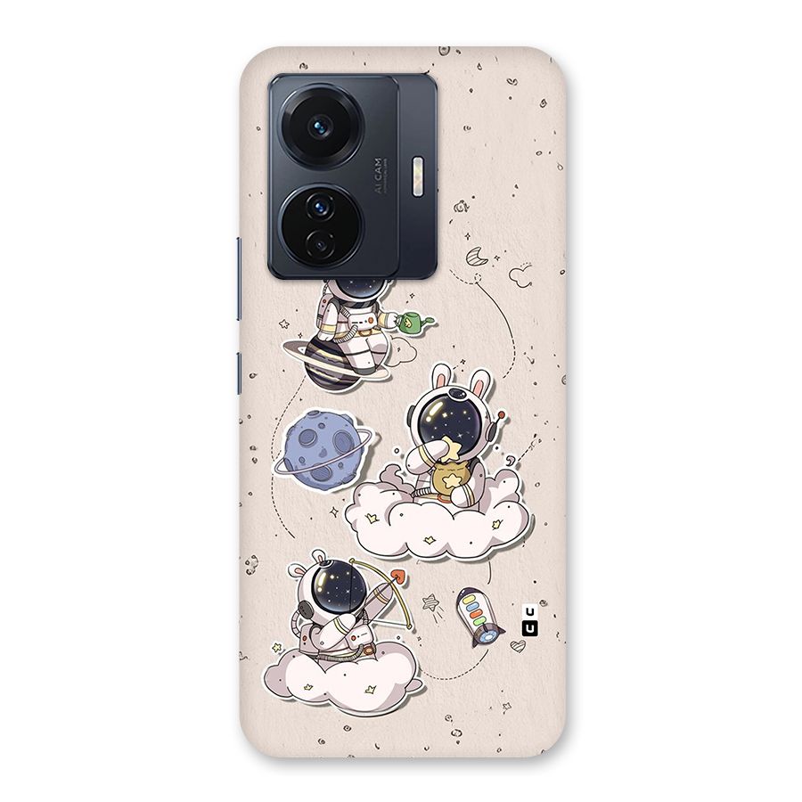 Lovely Astronaut Playing Back Case for Vivo T1 Pro