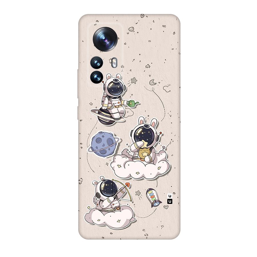 Lovely Astronaut Playing Back Case for Xiaomi 12 Pro