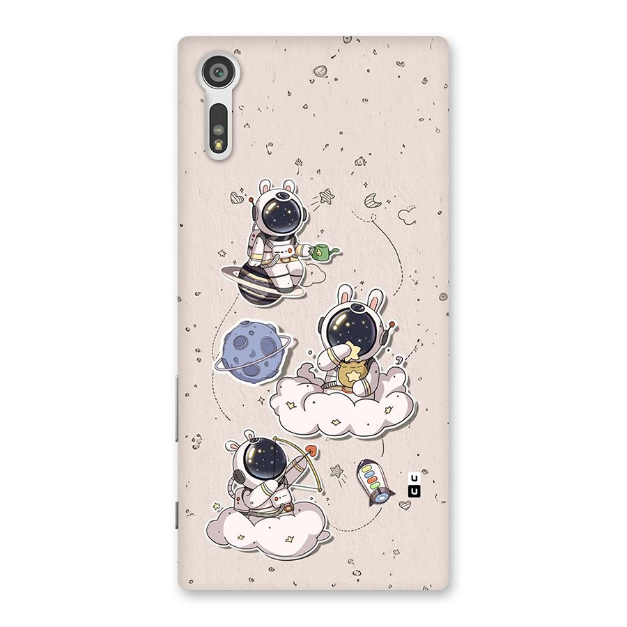 Lovely Astronaut Playing Back Case for Xperia XZ