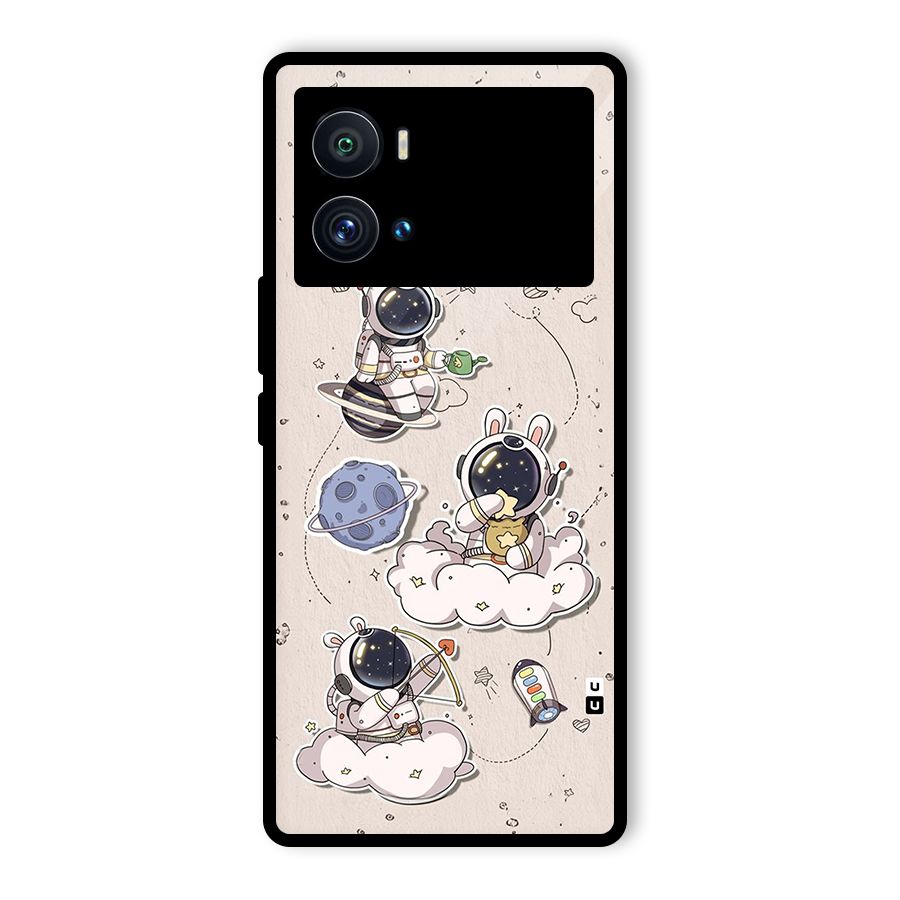 Lovely Astronaut Playing Glass Back Case for Vivo iQOO 9 Pro