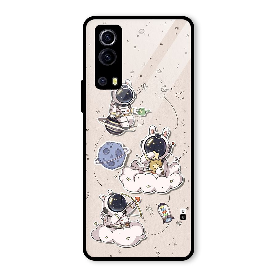 Lovely Astronaut Playing Glass Back Case for Vivo iQOO Z3