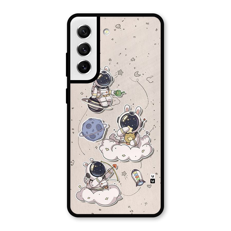 Lovely Astronaut Playing Metal Back Case for Galaxy S21 FE 5G
