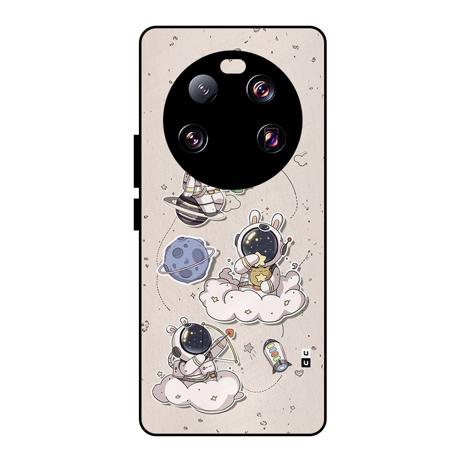 Lovely Astronaut Playing Metal Back Case for Xiaomi 13 Ultra