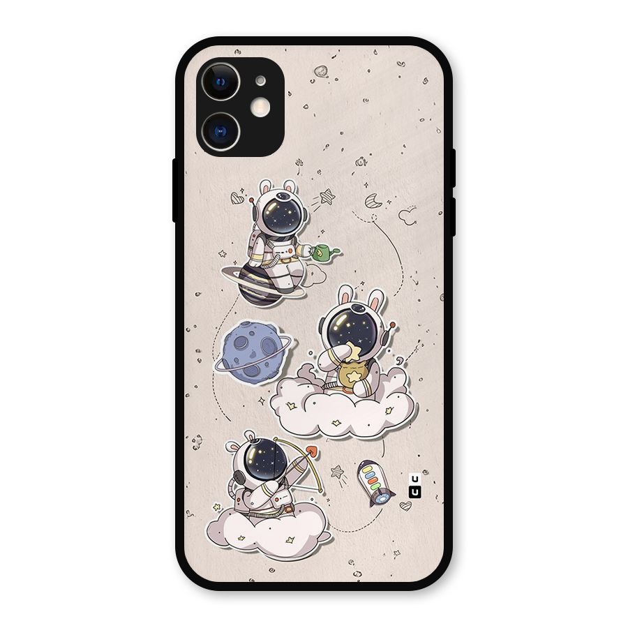 Lovely Astronaut Playing Metal Back Case for iPhone 11