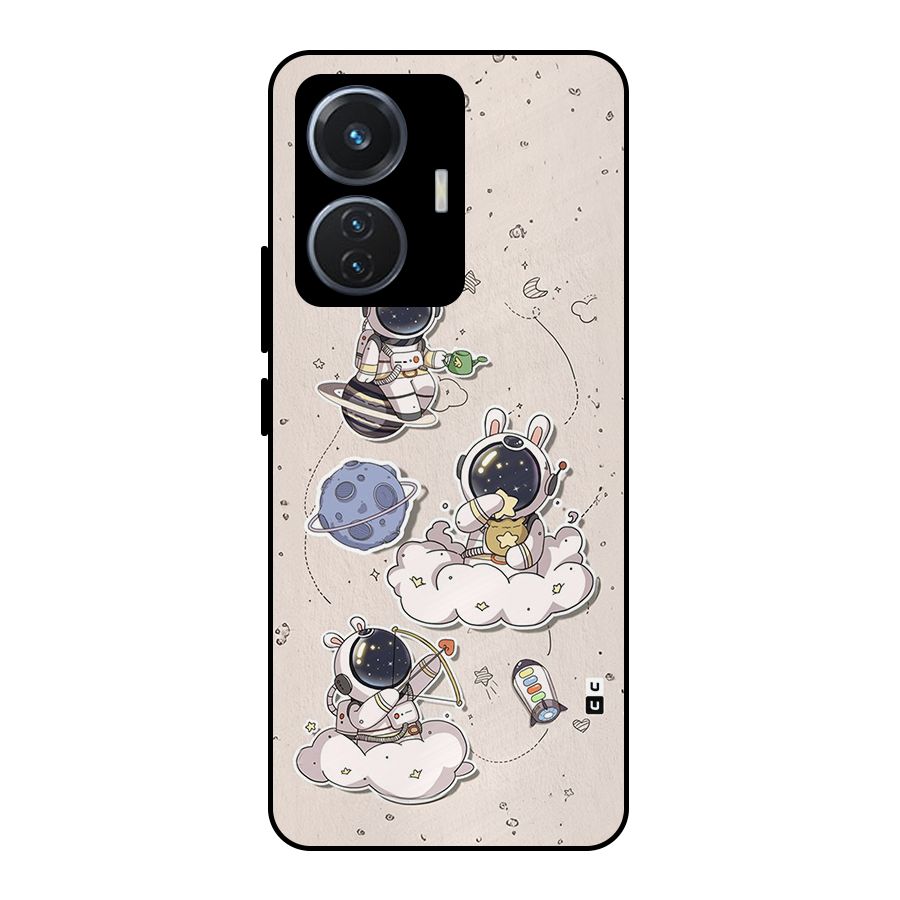 Lovely Astronaut Playing Metal Back Case for iQOO Z6 44W
