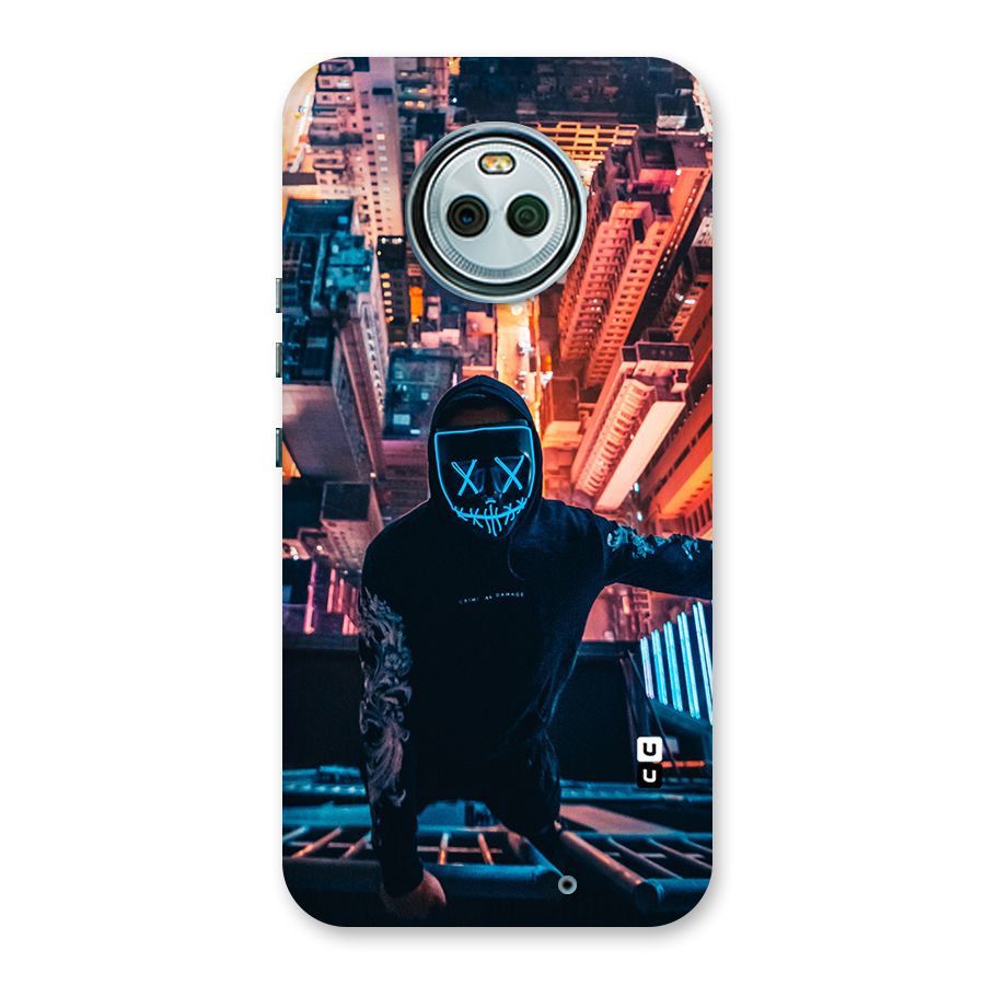 Mask Guy Climbing Building Back Case for Moto X4