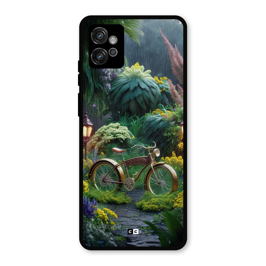 Vintage Cycle In Garden Metal Back Case for Moto G32