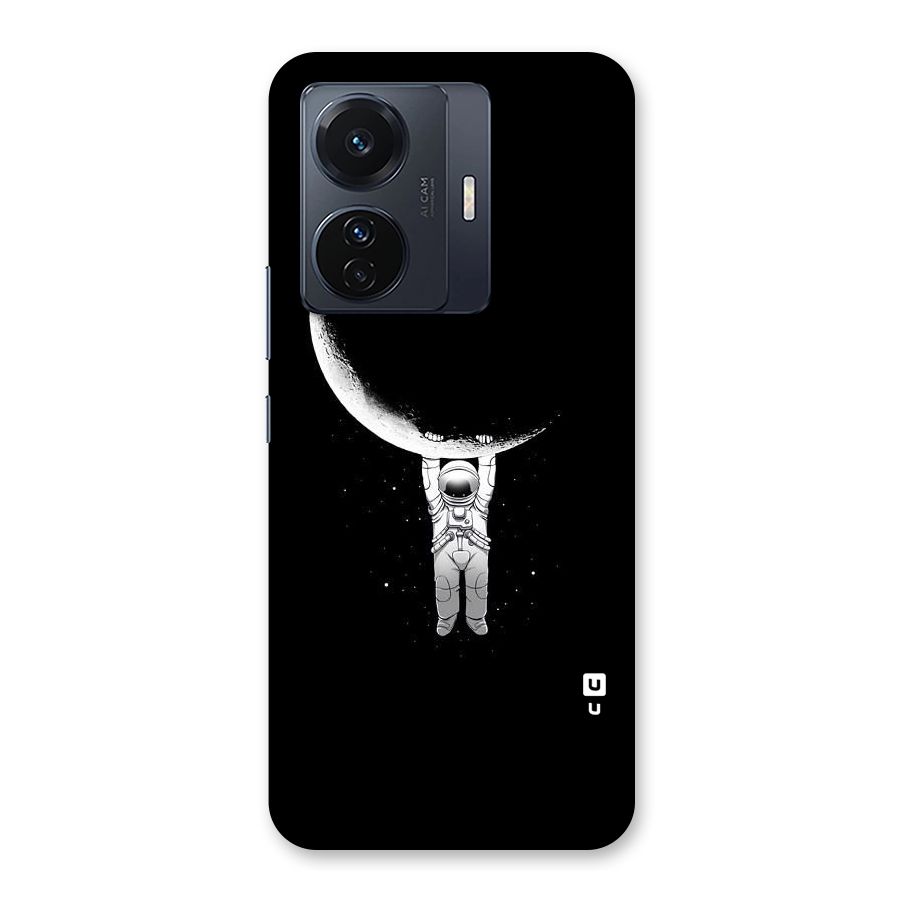 Hanging Astronaut Back Case for Vivo T1 Pro
