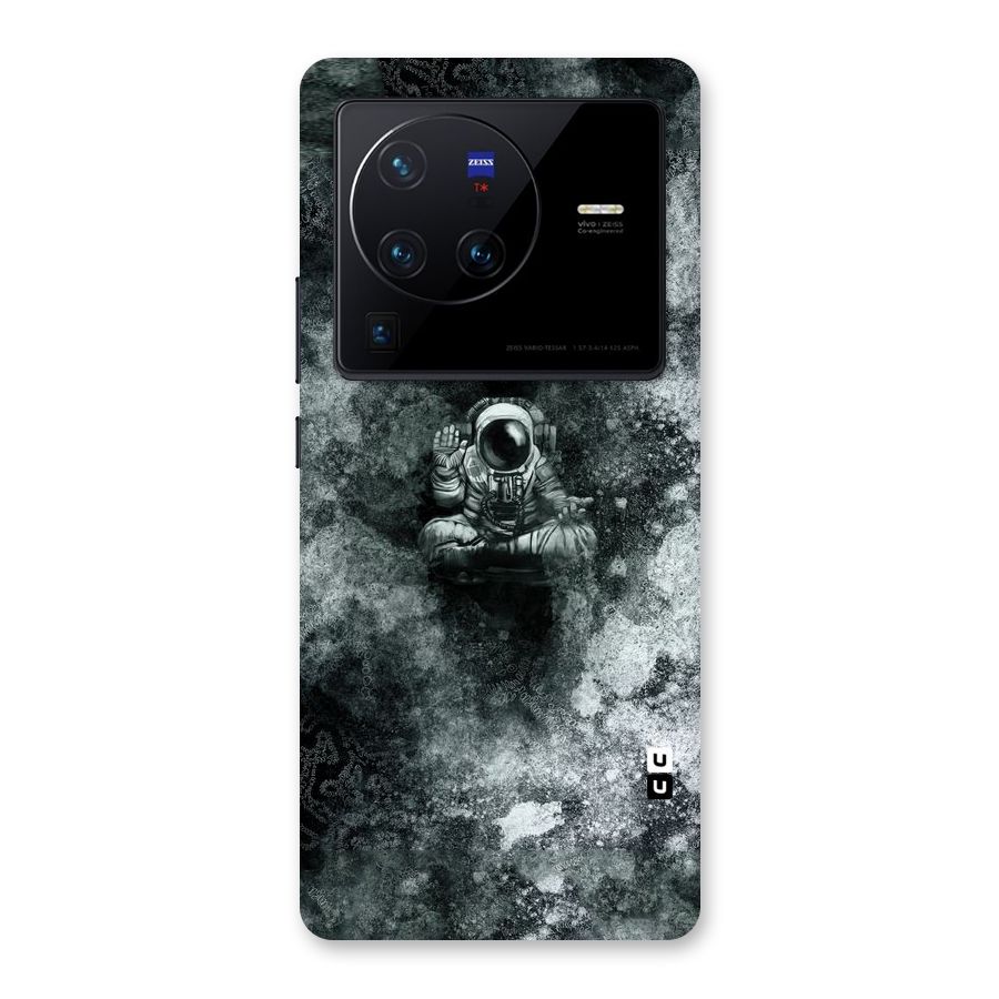 Meditating Spaceman Back Case for Vivo X80 Pro