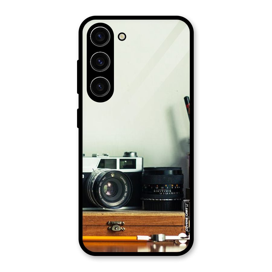 Photographer Desk Glass Back Case for Galaxy S23