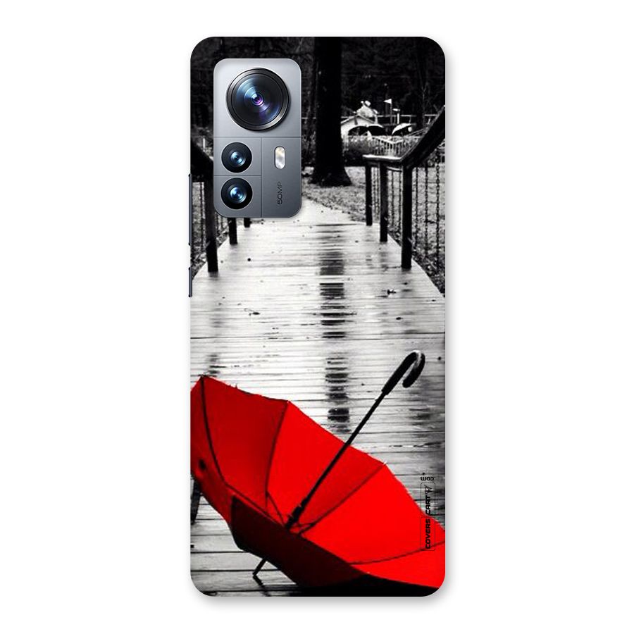 Rainy Red Umbrella Back Case for Xiaomi 12 Pro
