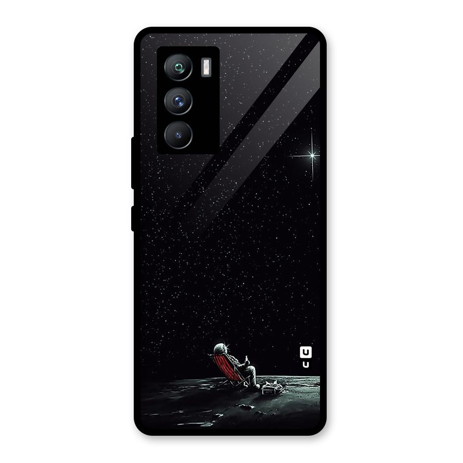 Resting Spaceman Face Glass Back Case for Vivo iQOO 9 SE
