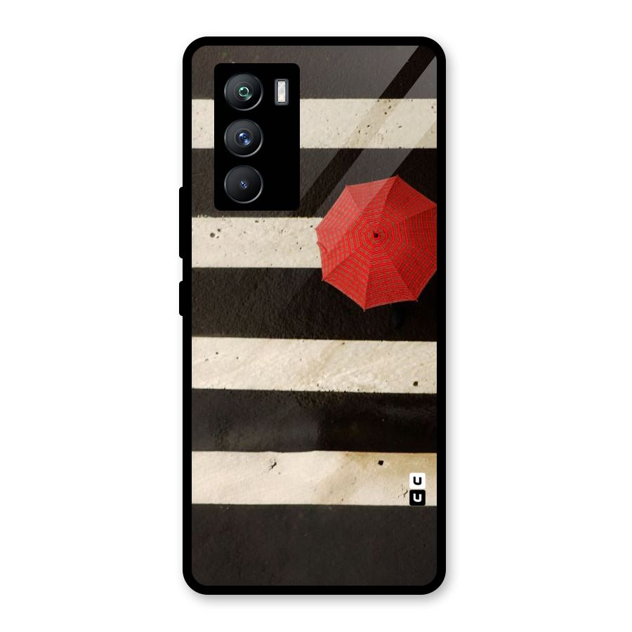 Single Red Umbrella Stripes Glass Back Case for Vivo iQOO 9 SE