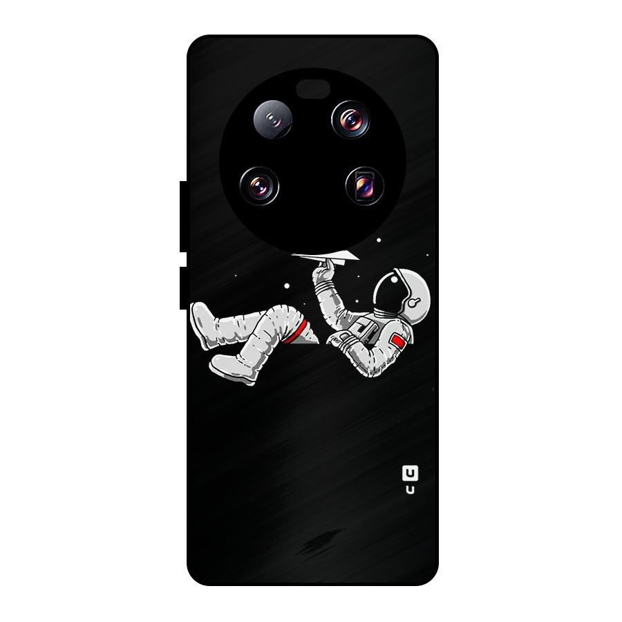 Astronaut Aeroplane Metal Back Case for Xiaomi 13 Ultra