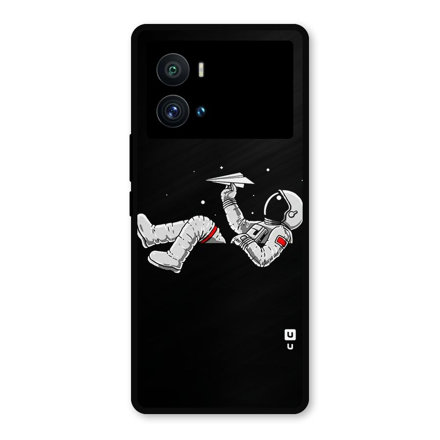 Astronaut Aeroplane Metal Back Case for iQOO 9 Pro