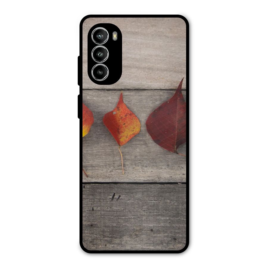 Beautiful Wood Leafs Metal Back Case for Moto G52