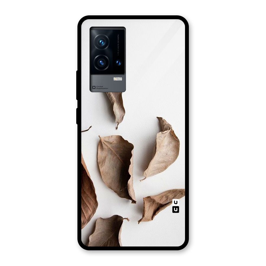 Brown Dusty Leaves Glass Back Case for iQOO 9 5G