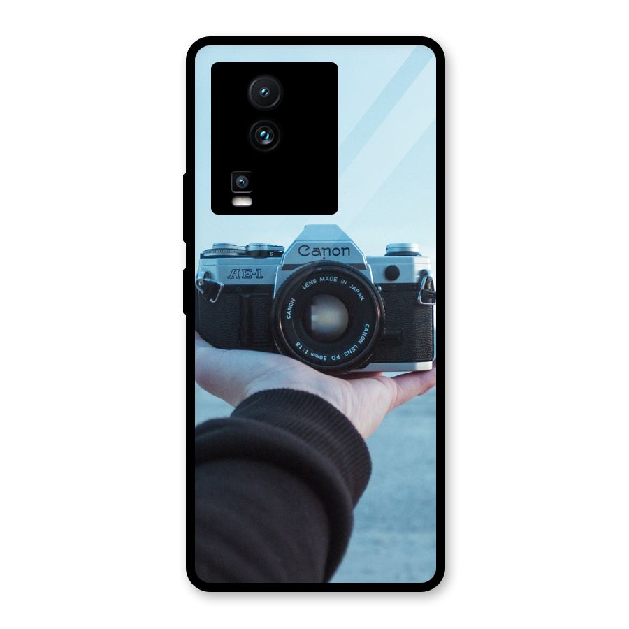 Camera in Hand Glass Back Case for Vivo iQOO Neo 7